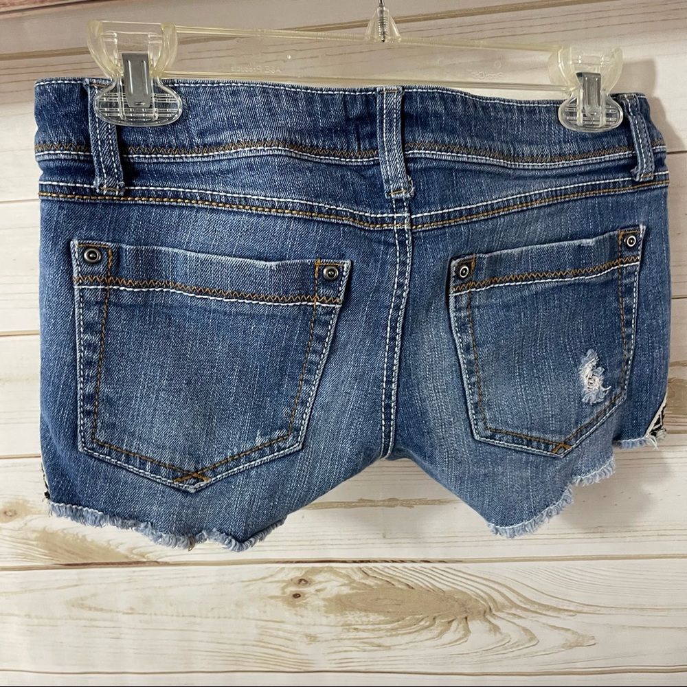 Mudd Low Rise Aztec Print Denim jean shorts - Picture 5 of 8